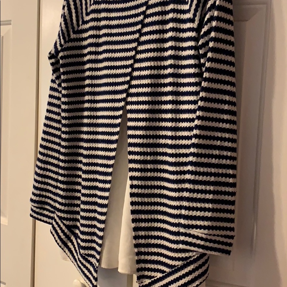 Ladies top - Picture 4 of 4